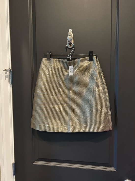 LOFT Dresses & Skirts - LOFT Metallic Gold Mini Skirt